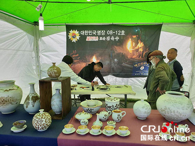 景德镇市陶艺家应邀参加中韩陶瓷艺术交流活动